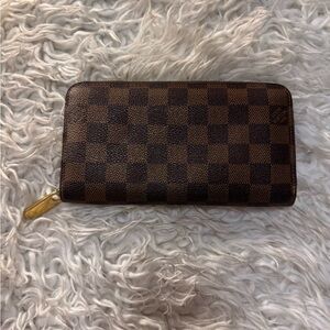 Louis Vuitton Brown Damier Zippy Wallet